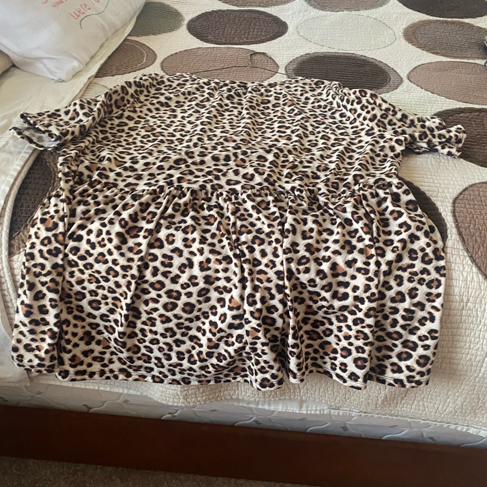 Leopard Print Babydoll Tee - Picture 4 of 4
